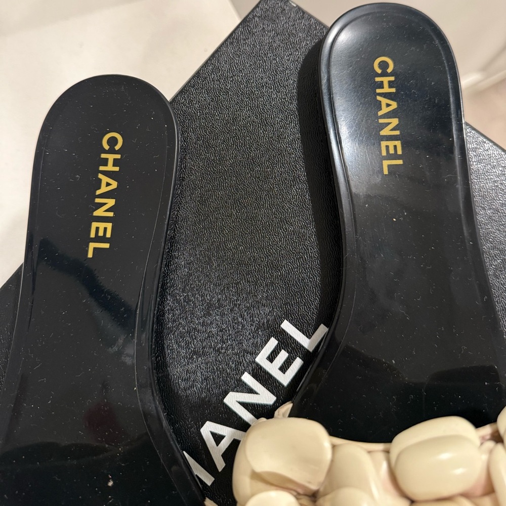 Chanel slides - Picture 4 of 10